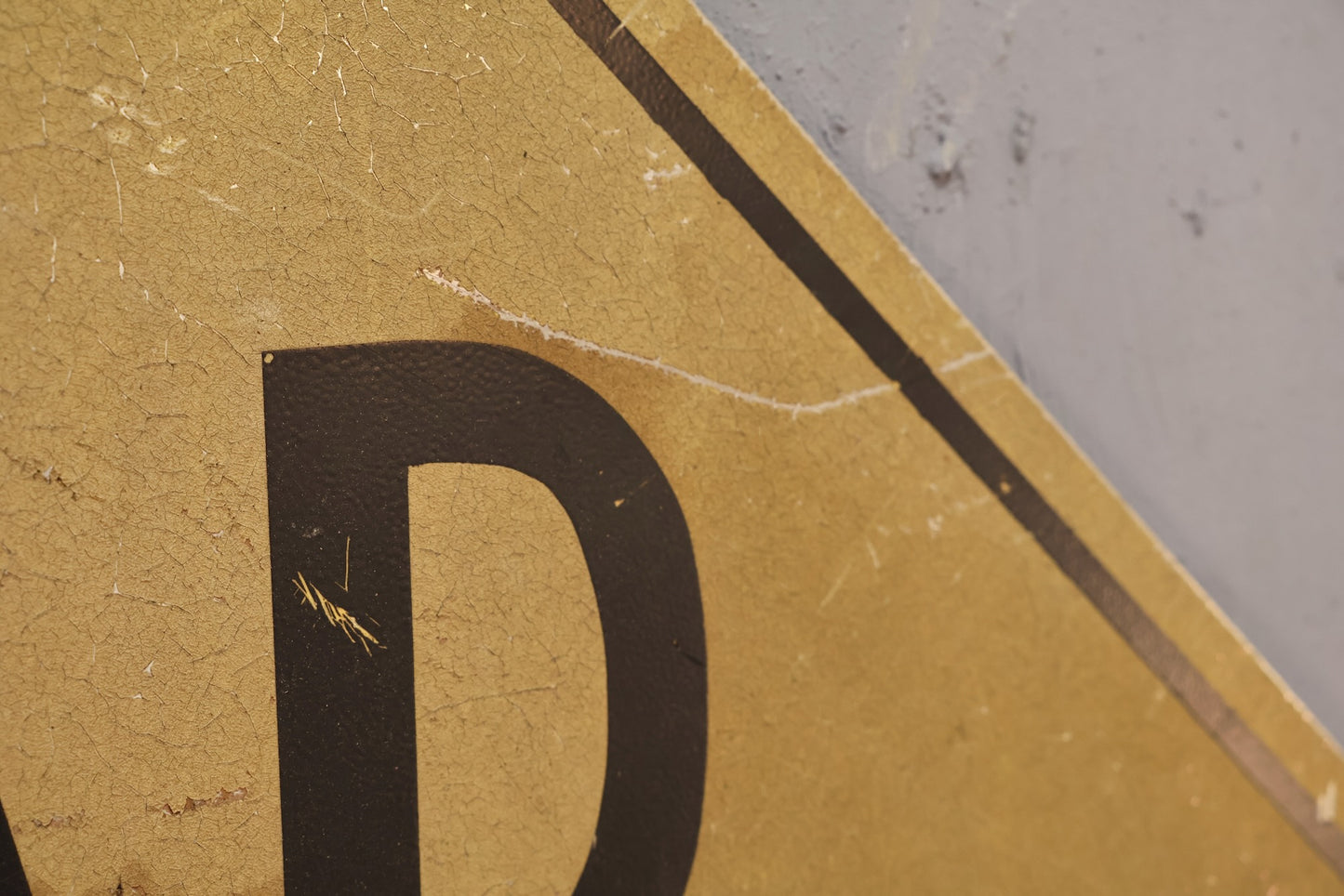 Large "Road Closed" Road Sign