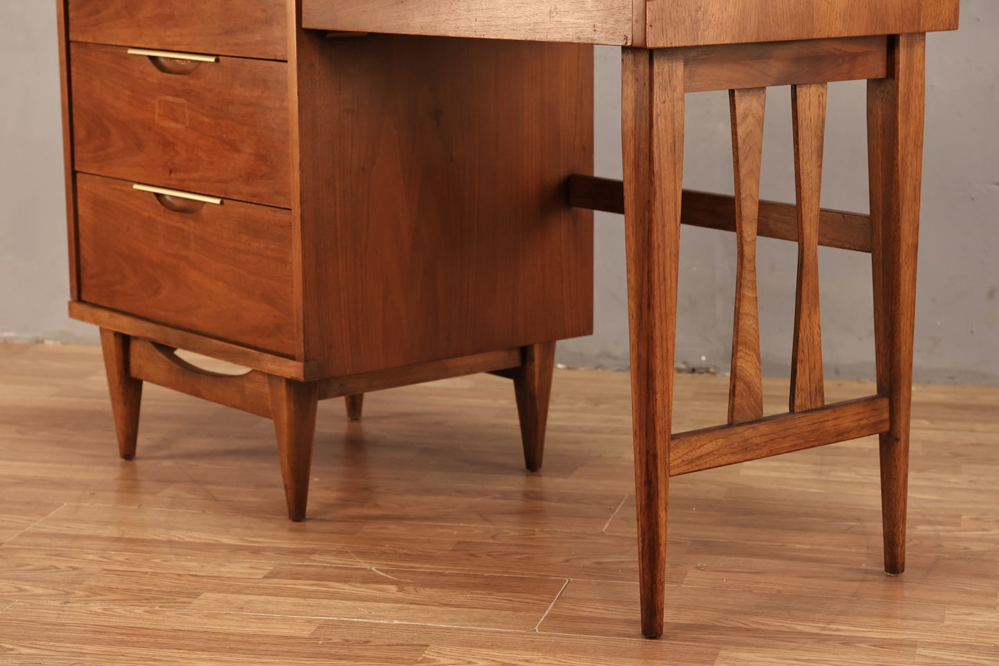 Kent Coffey "Tableau" 4-Drawer Desk