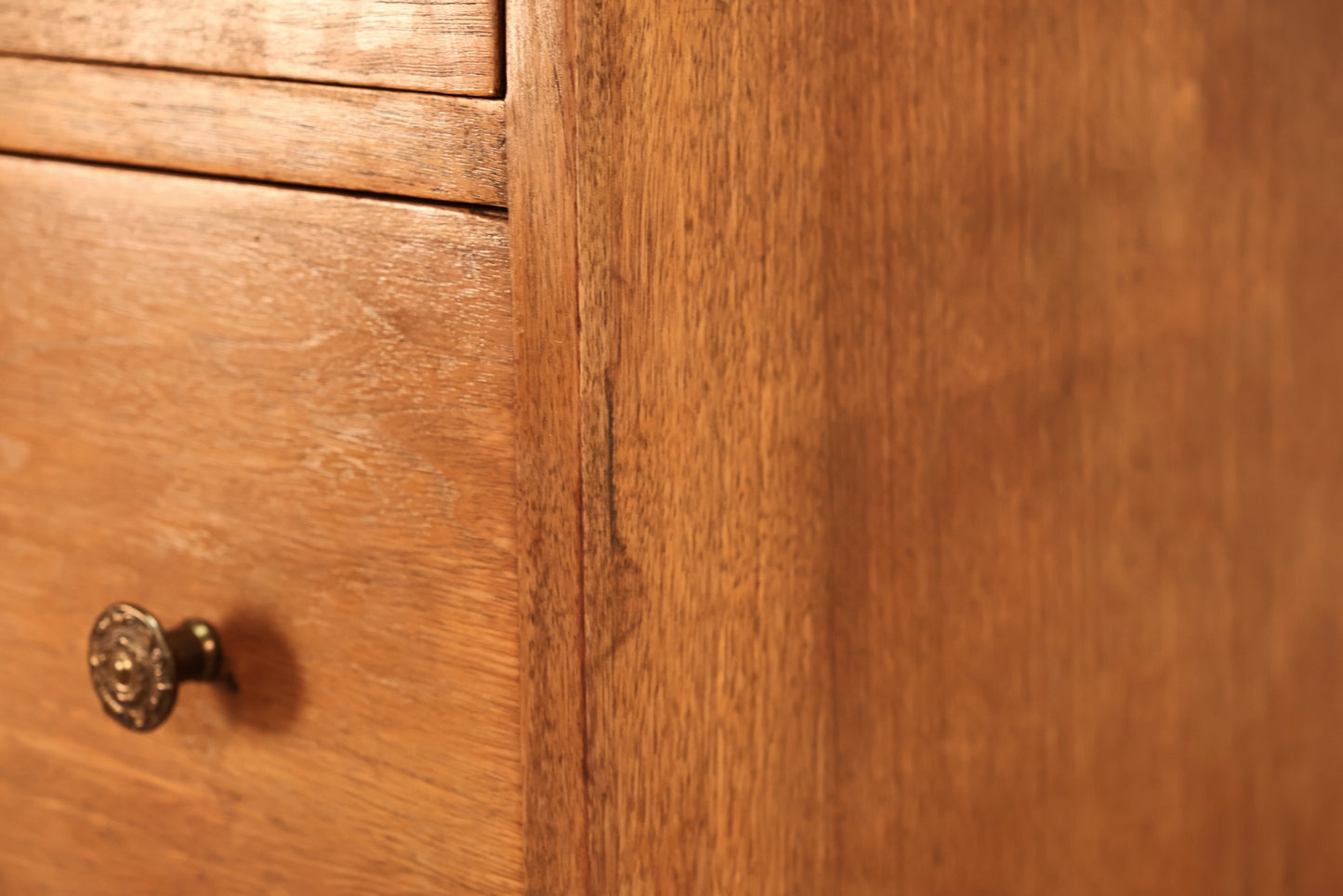 Mid Century Slim 4-Drawer Commode