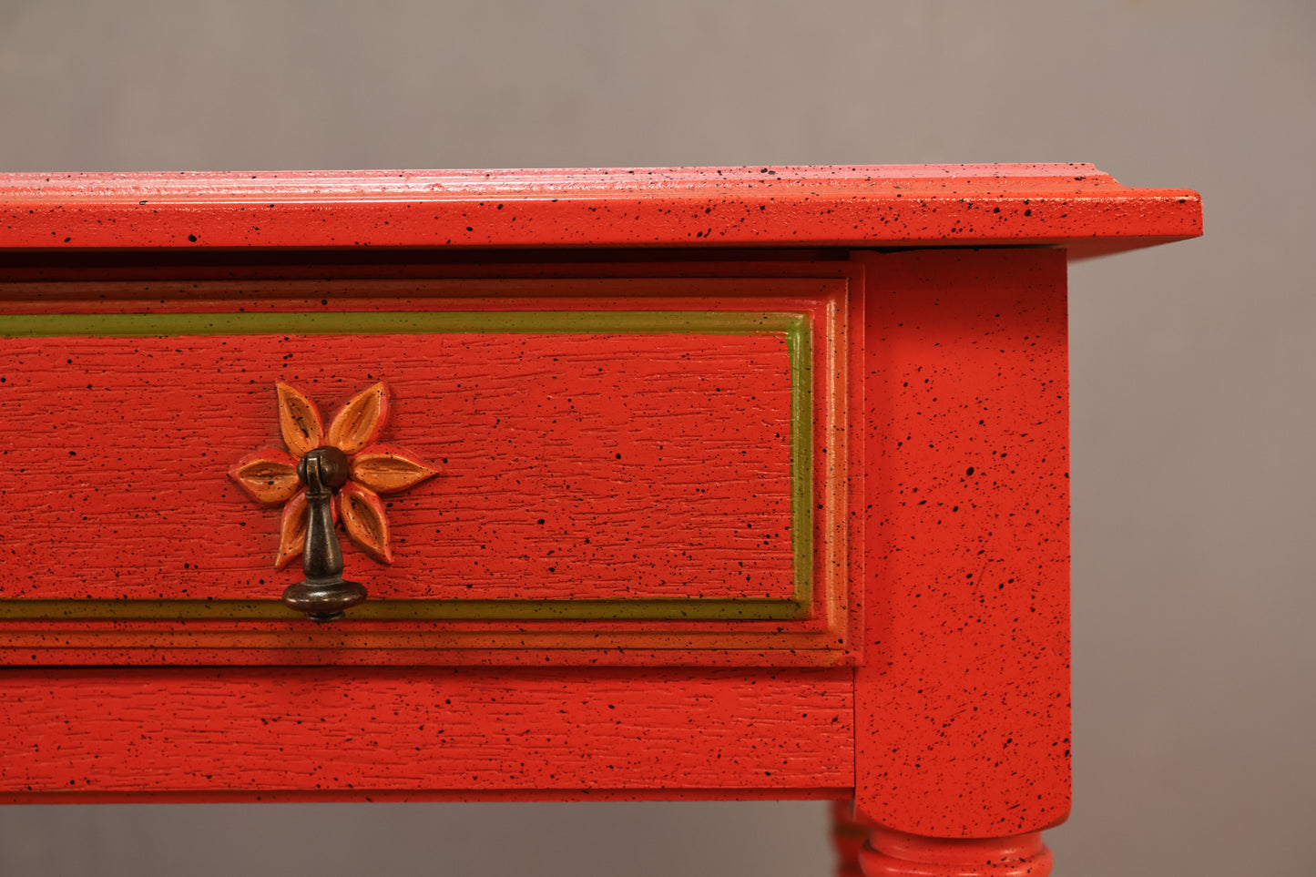 Stanley “Olé” Scarlet 3-Drawer Desk
