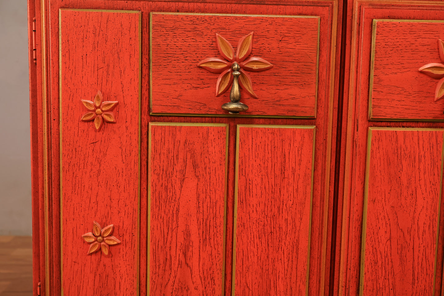 Stanley “Olé” Scarlet 2-Door Wall Unit