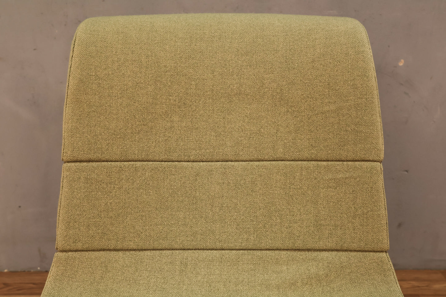 Modern Honeydew Swivel Desk Chair - ONLINE ONLY