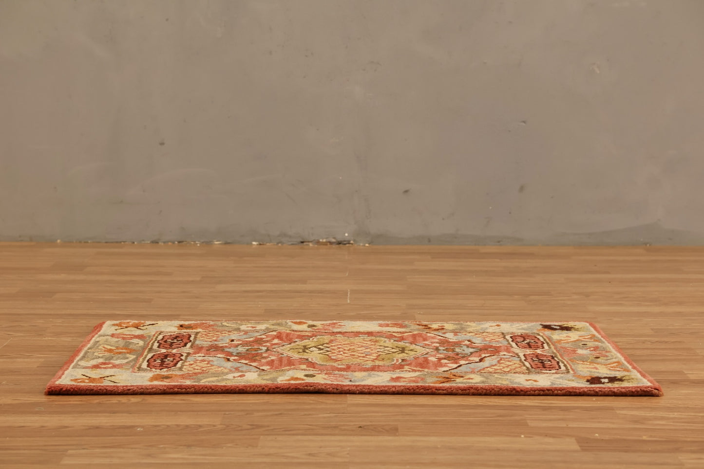Small Momeni Tangier Medallian Wool Rug