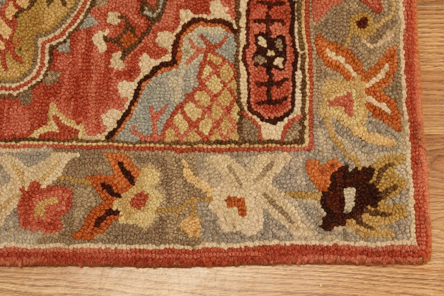 Small Momeni Tangier Medallian Wool Rug