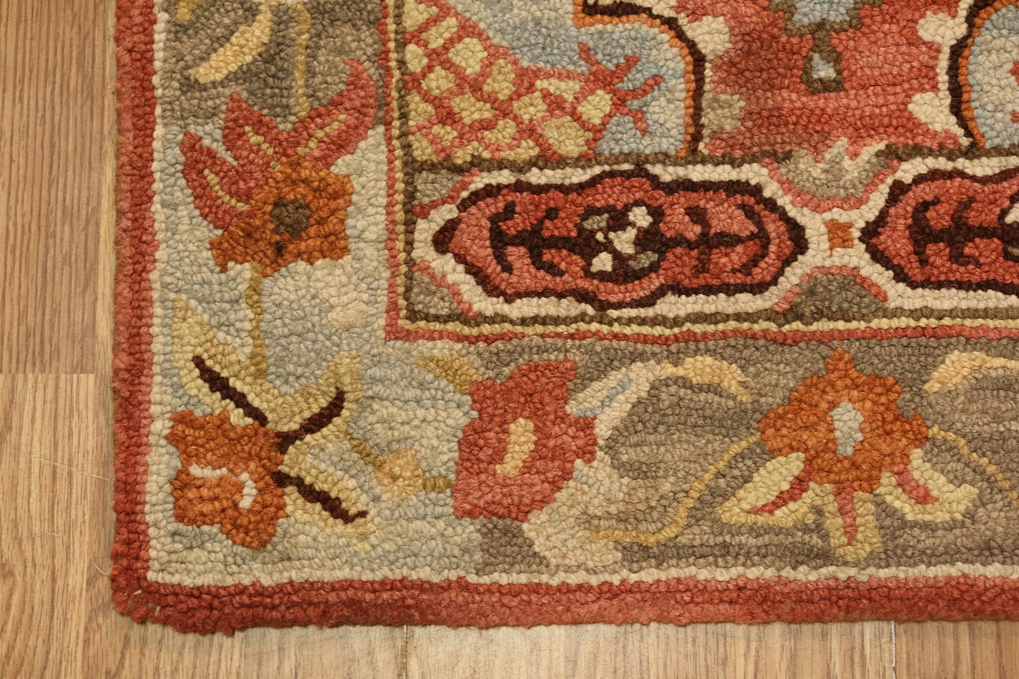 Small Momeni Tangier Medallian Wool Rug