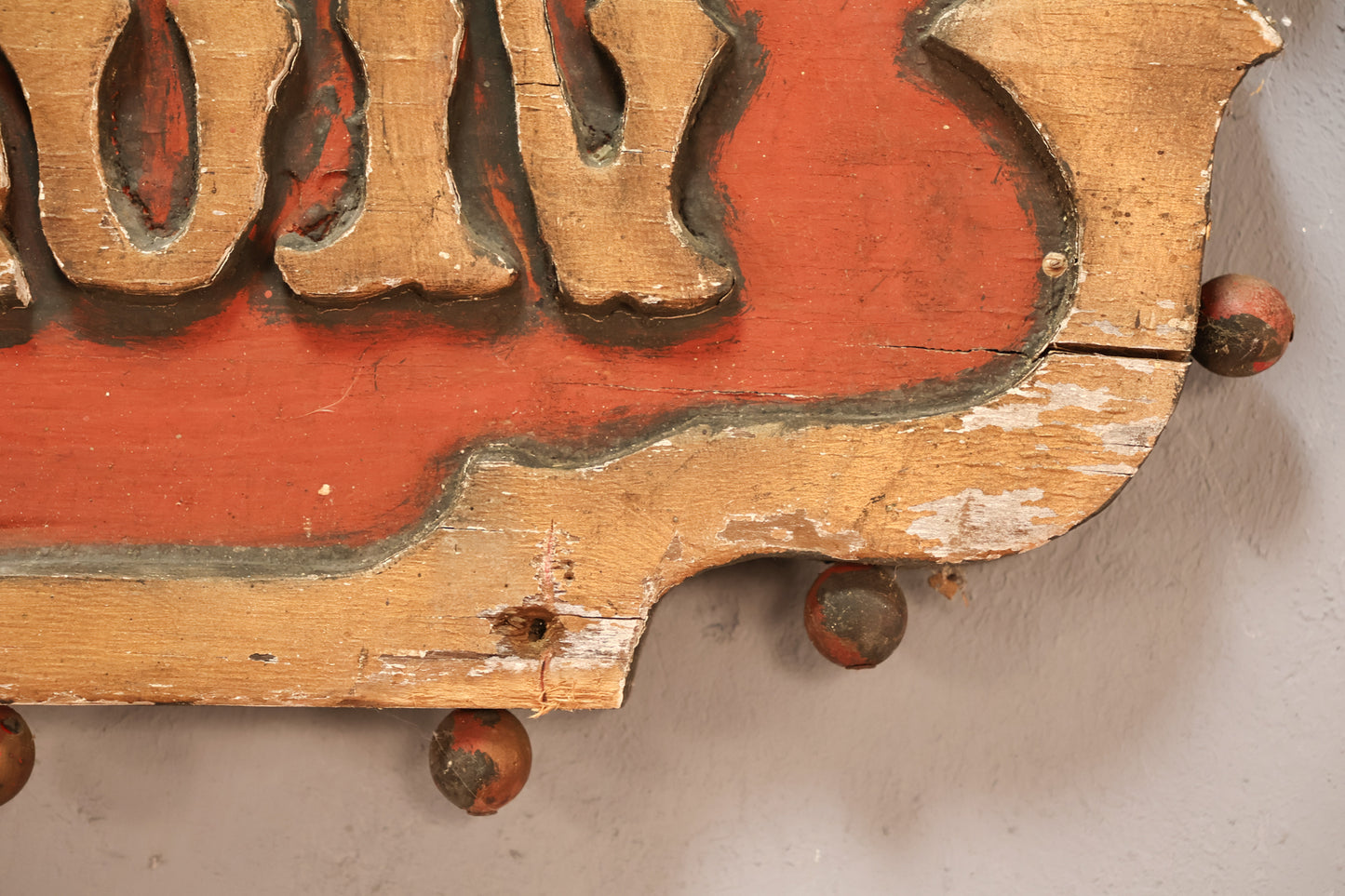 "Mark Twain Salon" Distressed Sign