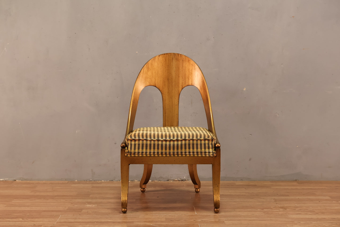 English-Style Spoon-Back Slipper Chair