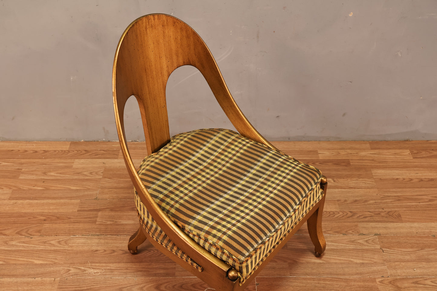 English-Style Spoon-Back Slipper Chair