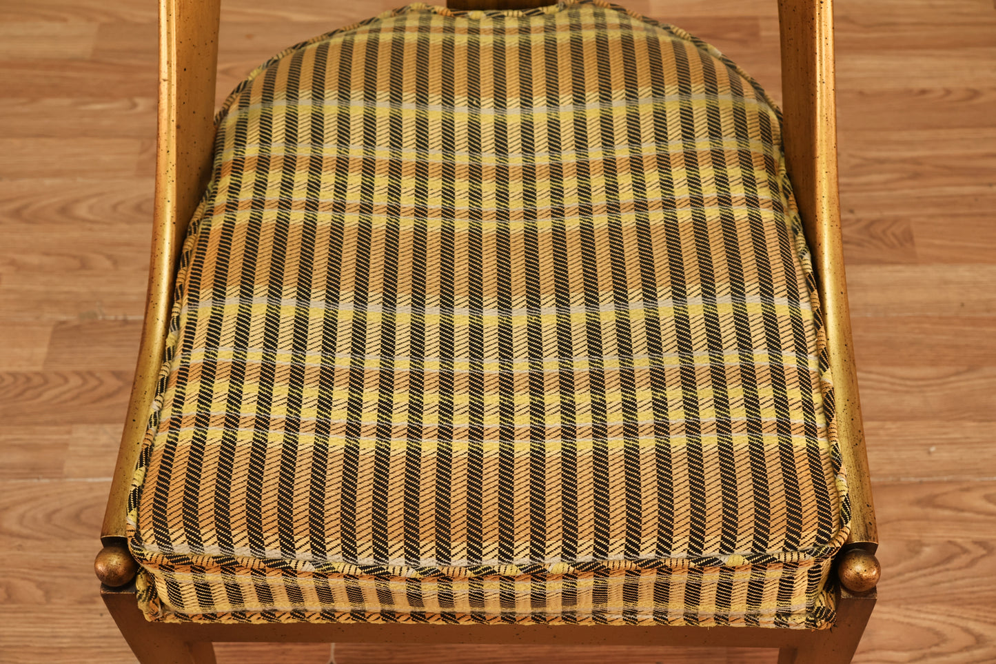 English-Style Spoon-Back Slipper Chair