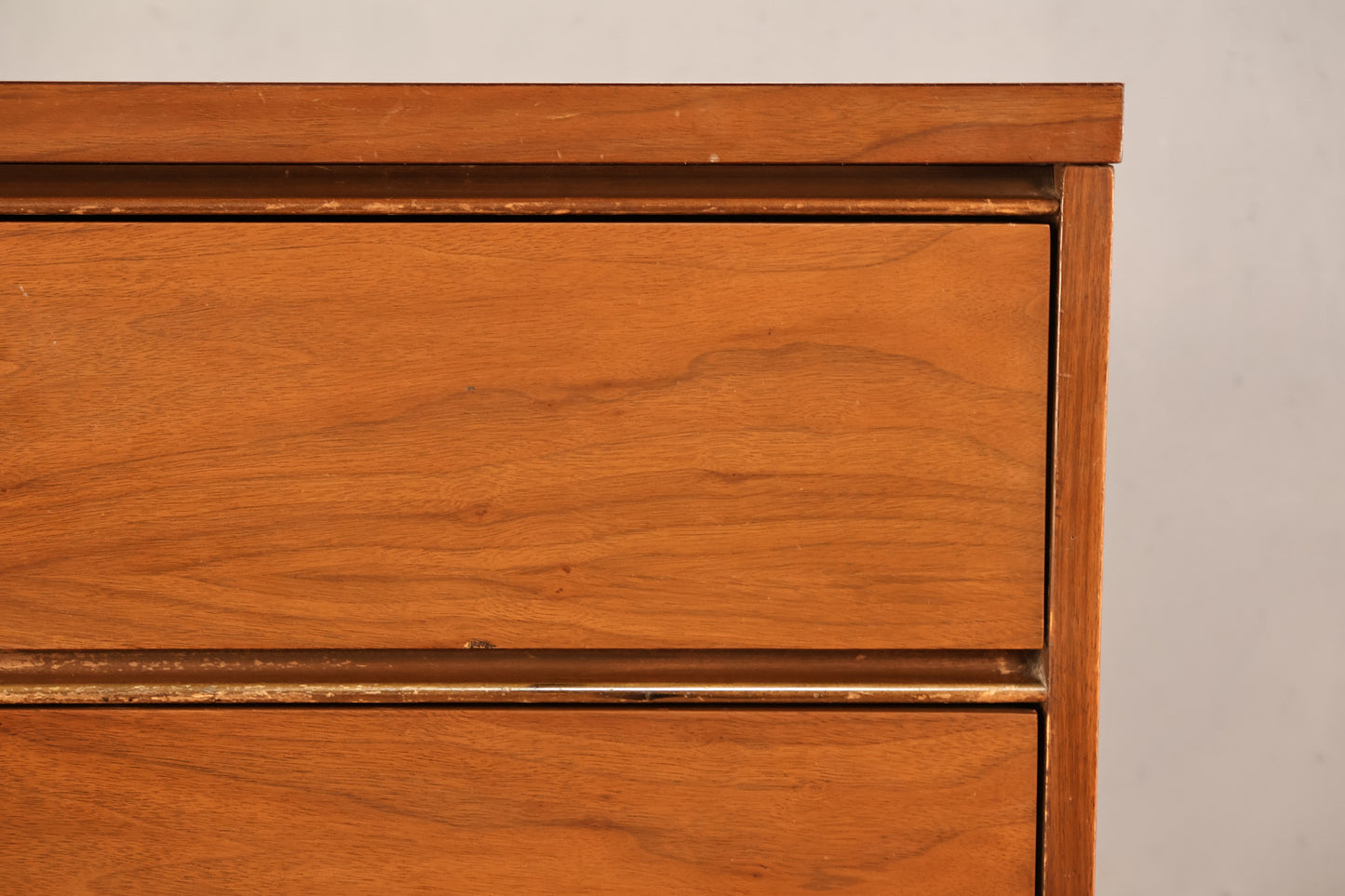 Mid Century Walnut & Laminate 4-Drawer Dresser