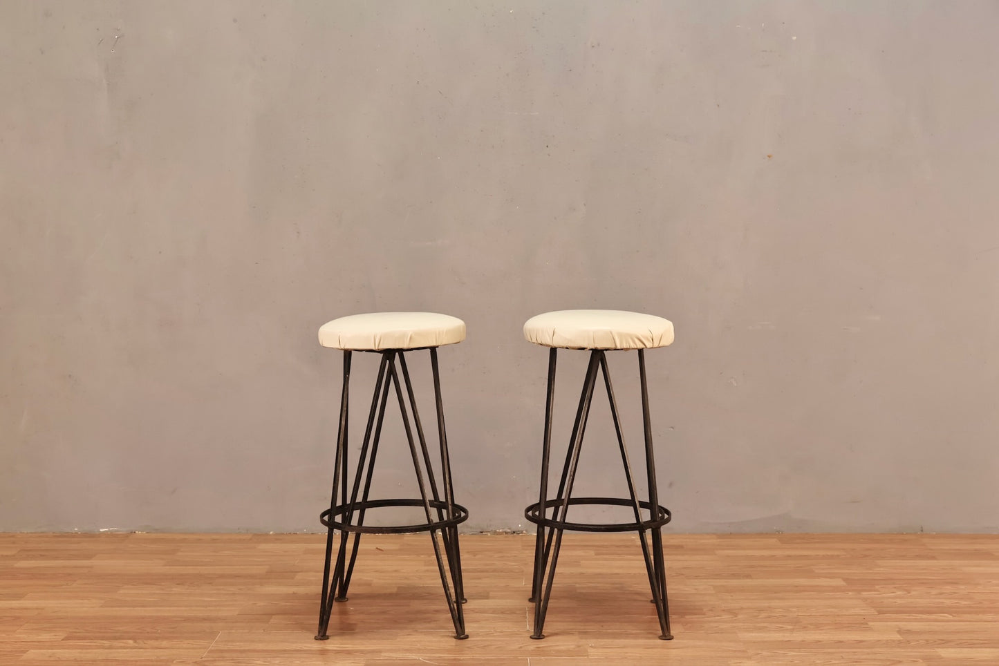 Iron & Marshmallow Bar Stool