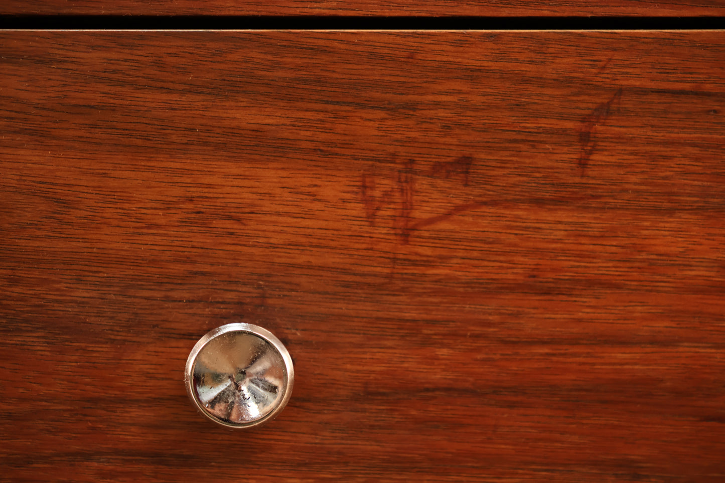 Metropolitan Walnut & Laminate 6-Drawer Dresser