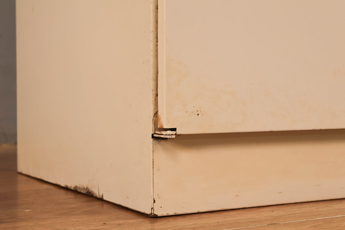 Atomic White Metal Kitchen Cabinet - ONLINE ONLY
