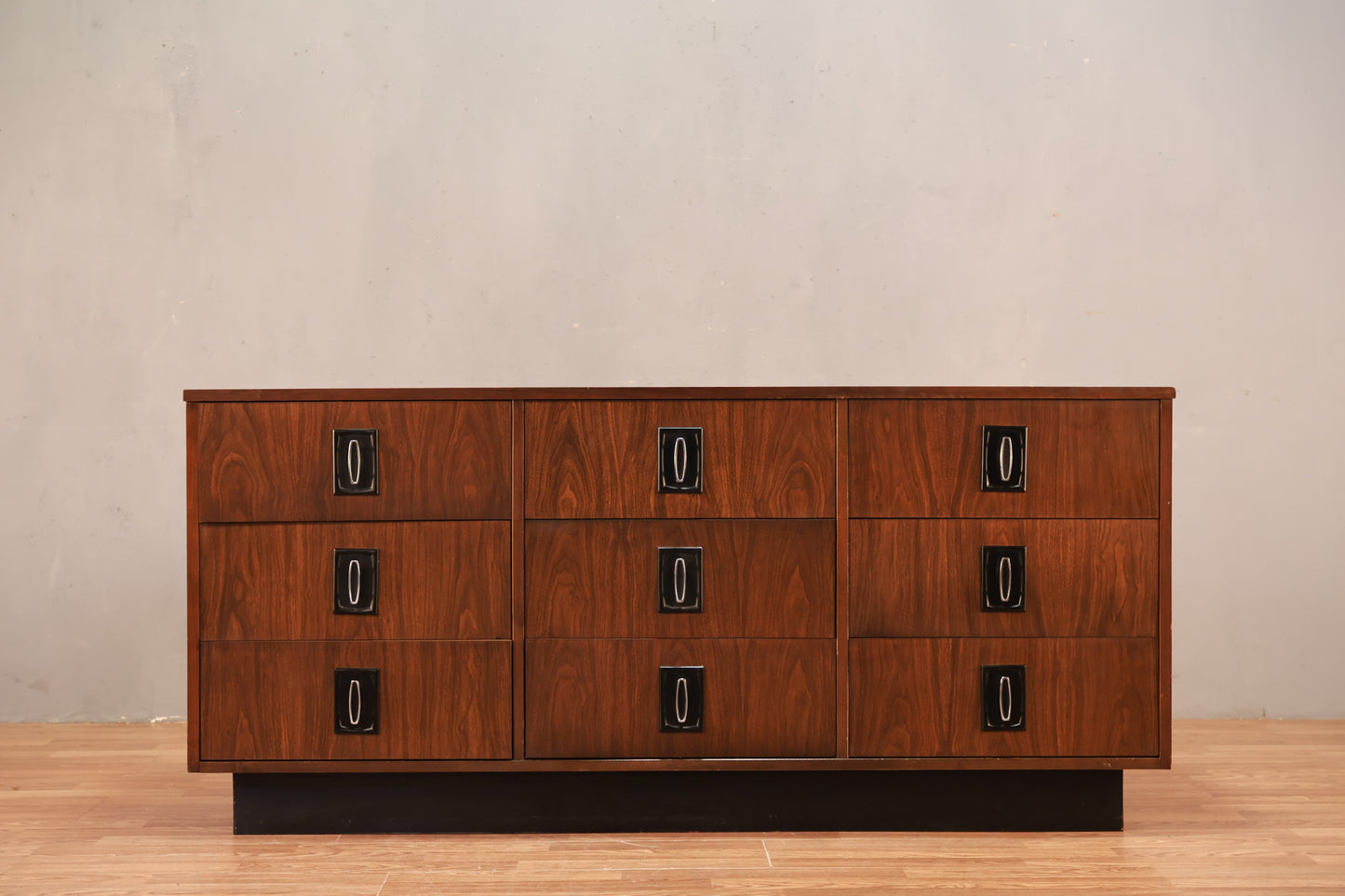 Mid Century Laminate & Black 9-Drawer Dresser