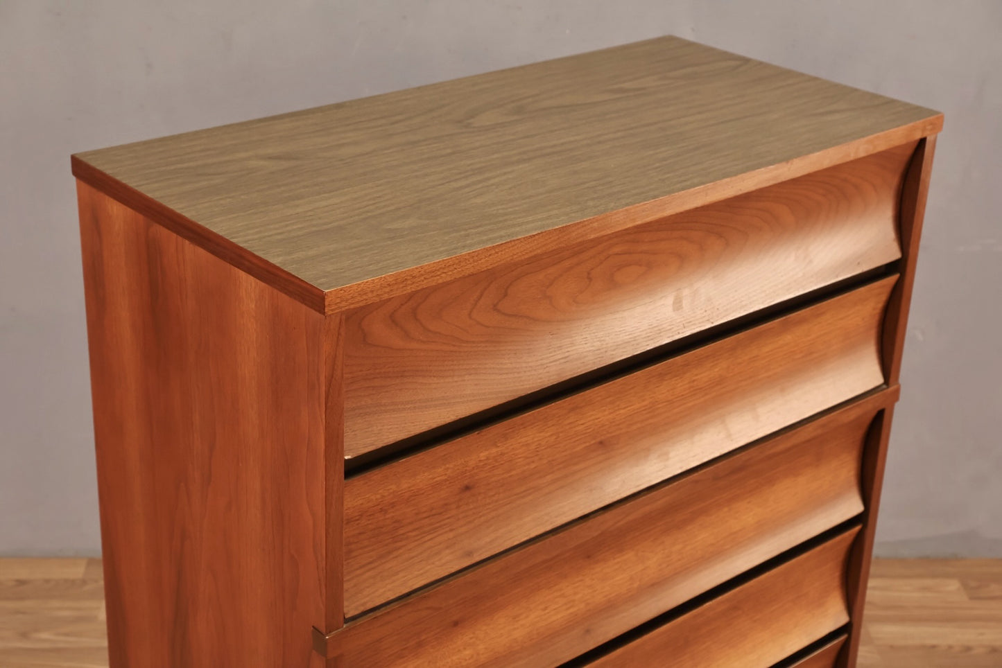 Mid Century Concave Walnut 5-Drawer Dresser