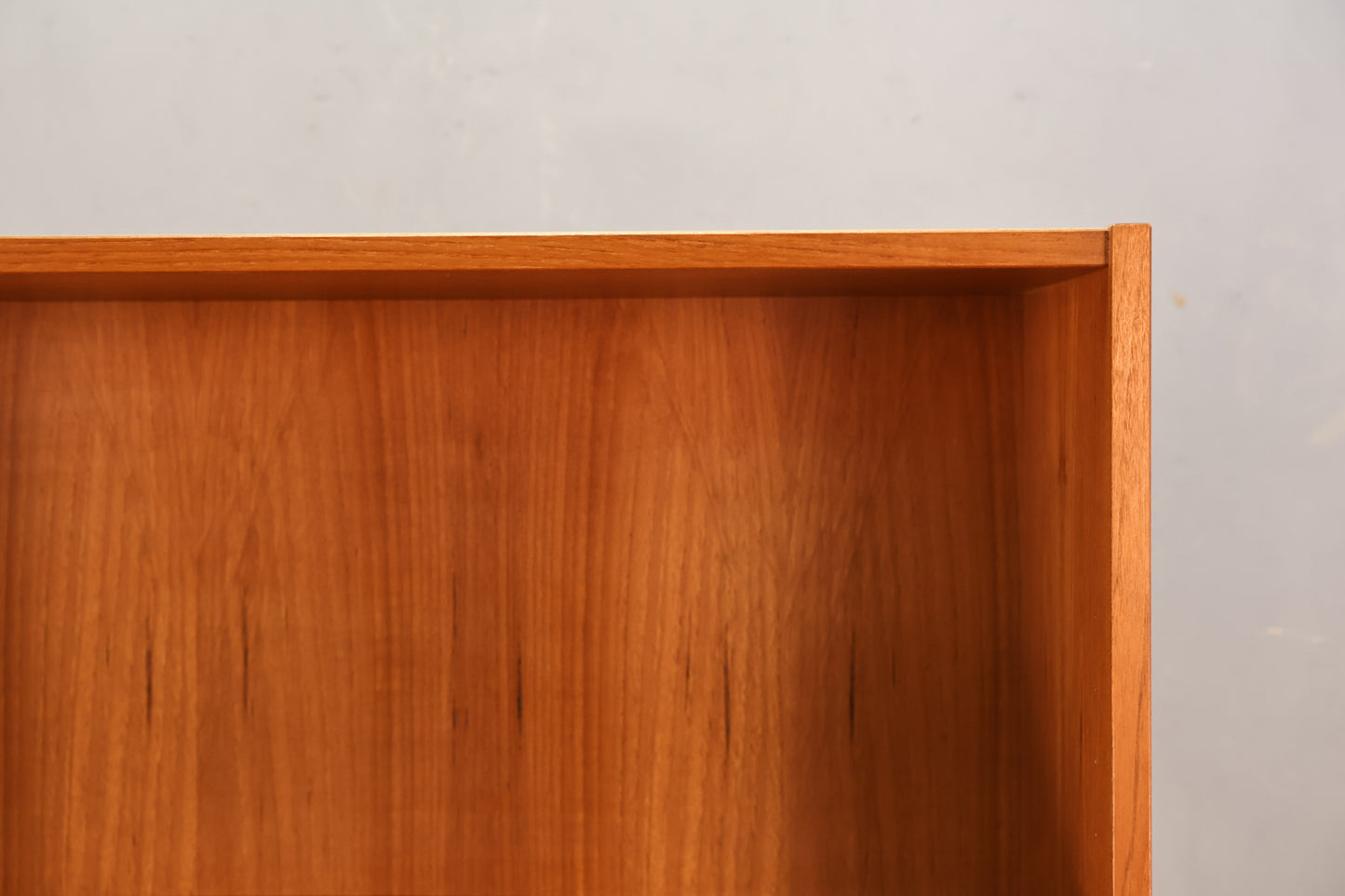Domino Teak 2-Door Wall Unit