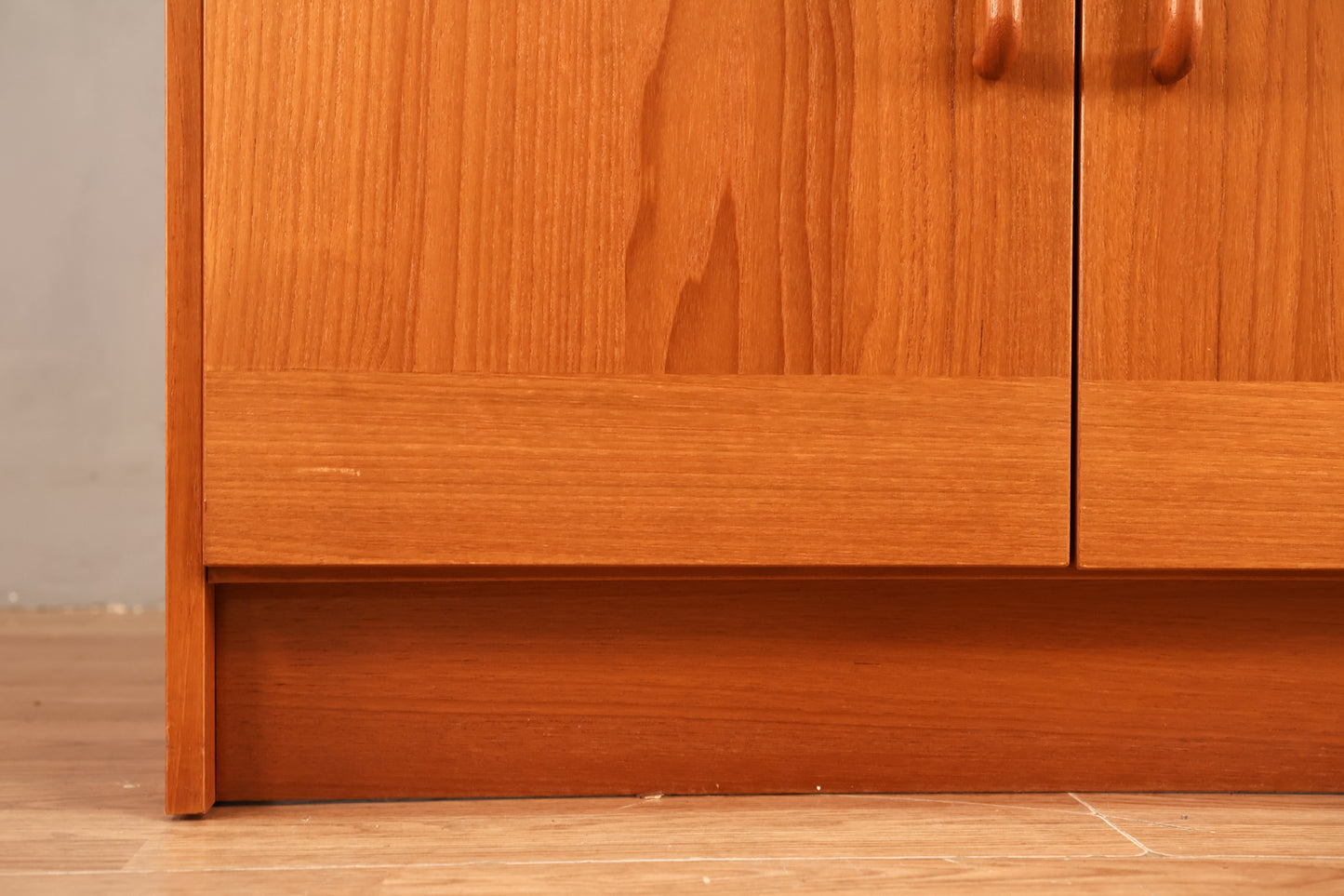 Domino Teak 2-Door Wall Unit