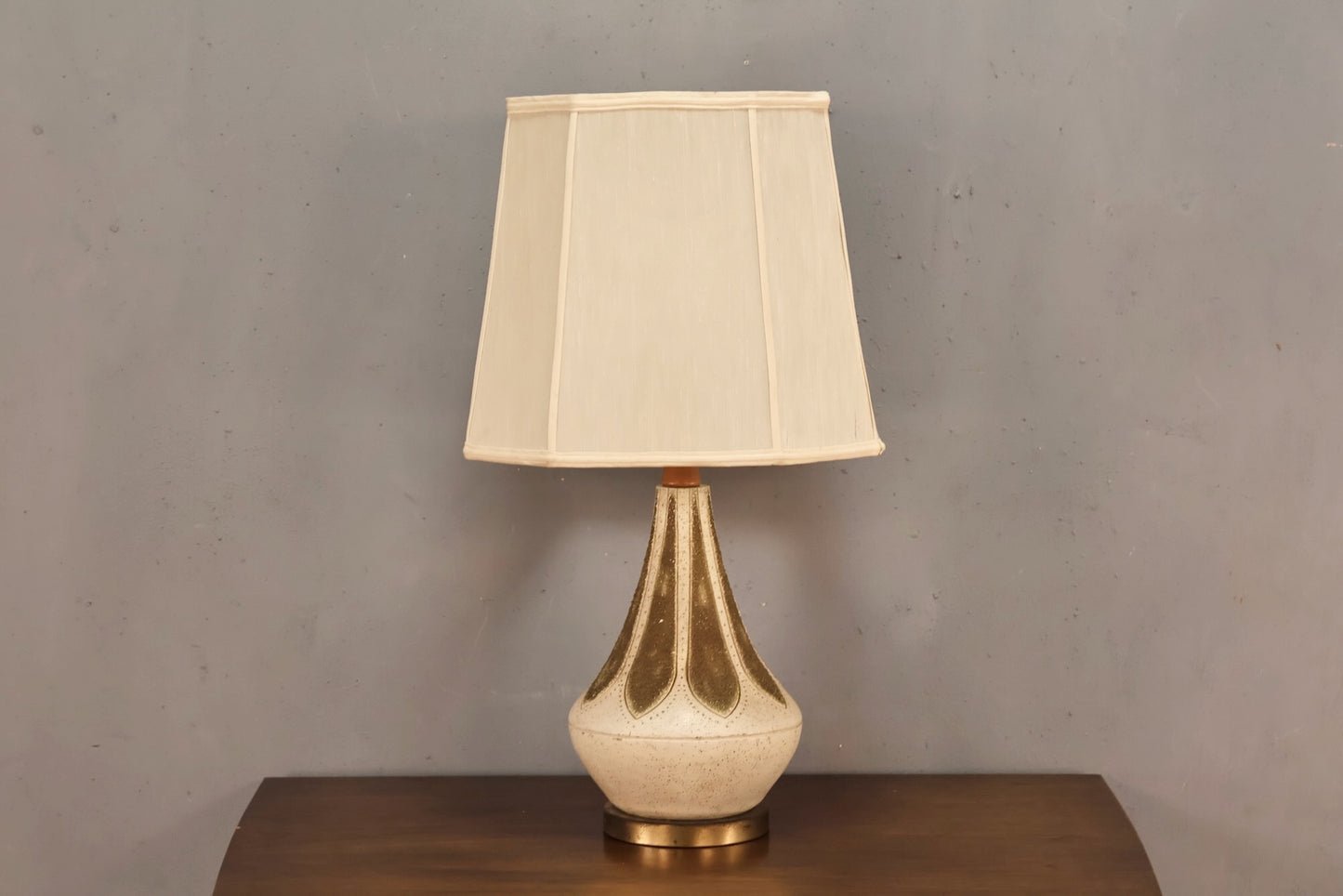 Mid Century Chalkware Petals Table Lamp