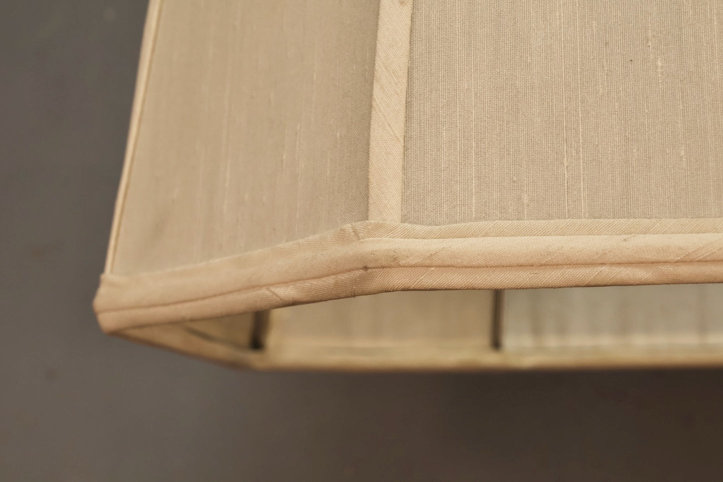 Mid Century Chalkware Petals Table Lamp