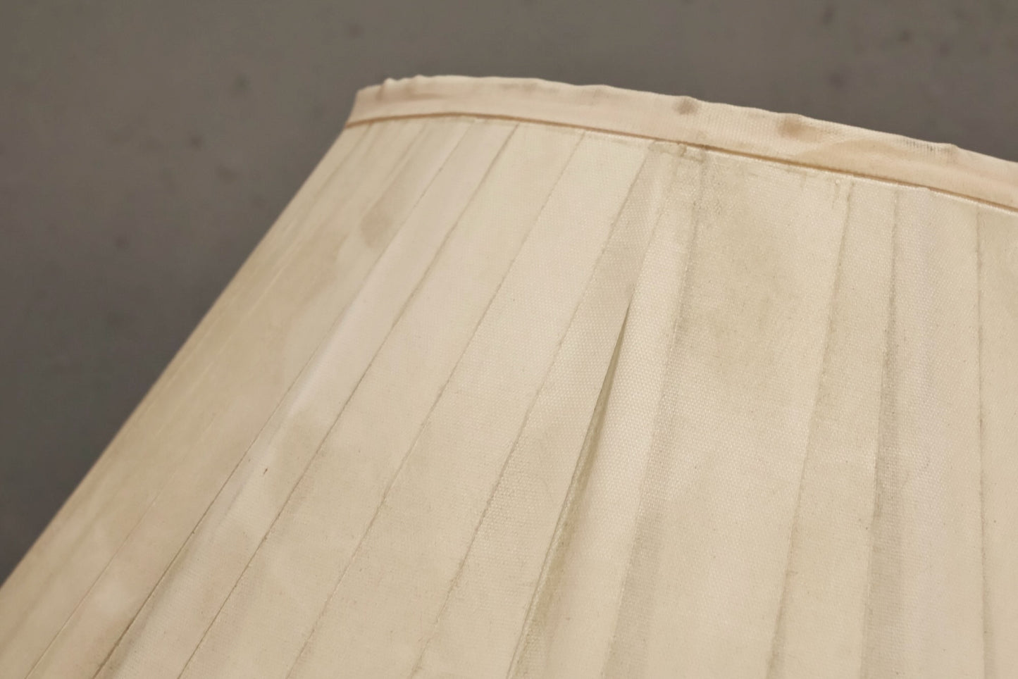 Mid Century Distressed Chalkware Table Lamp