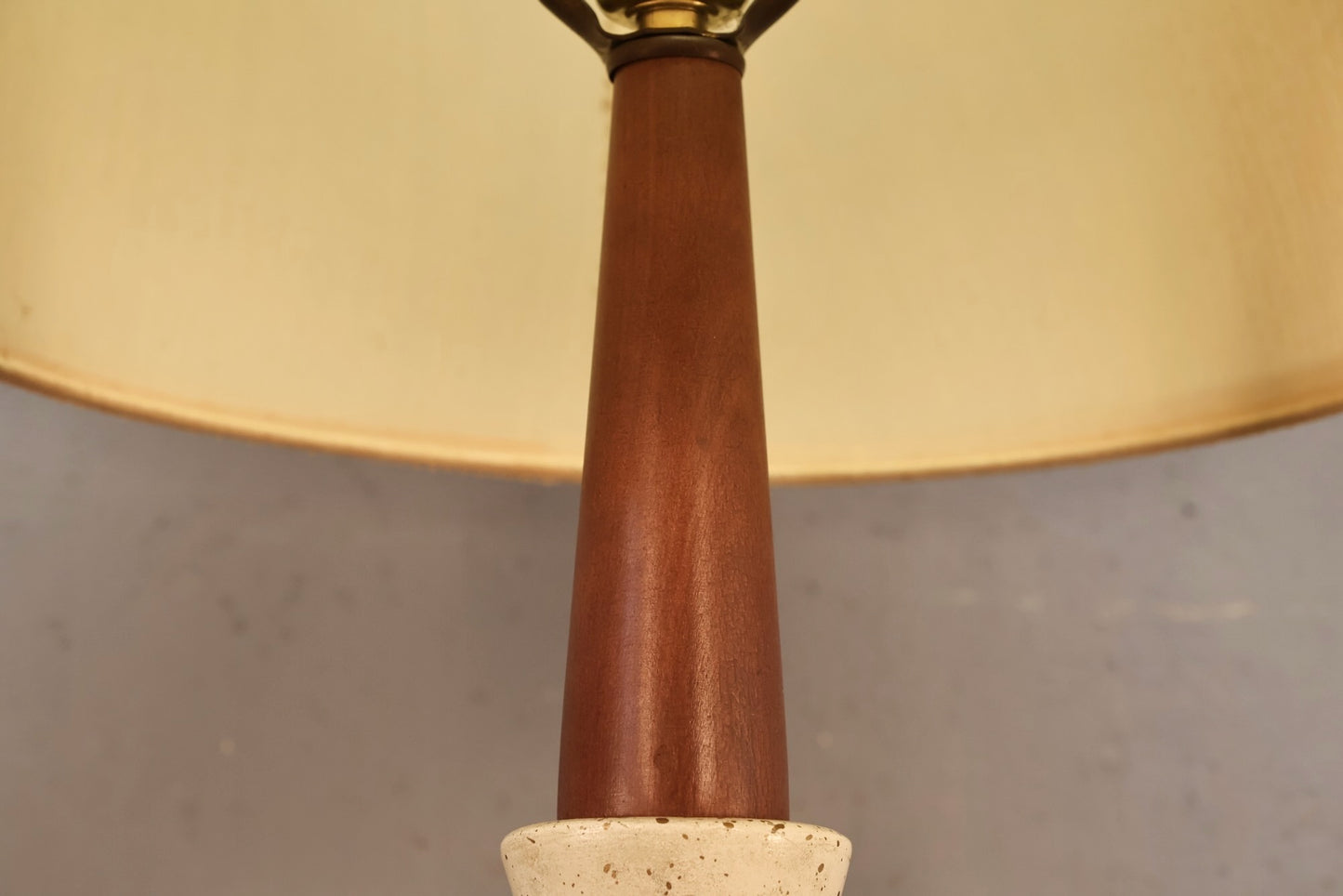 Cream & Gold Chalkware Table Lamp
