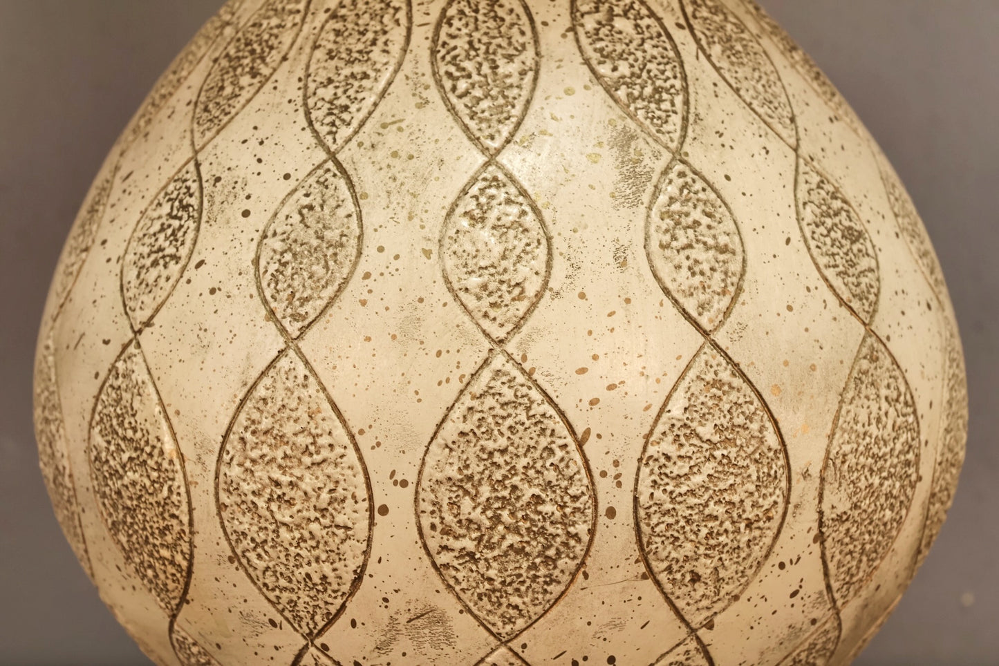 Cream & Gold Chalkware Table Lamp
