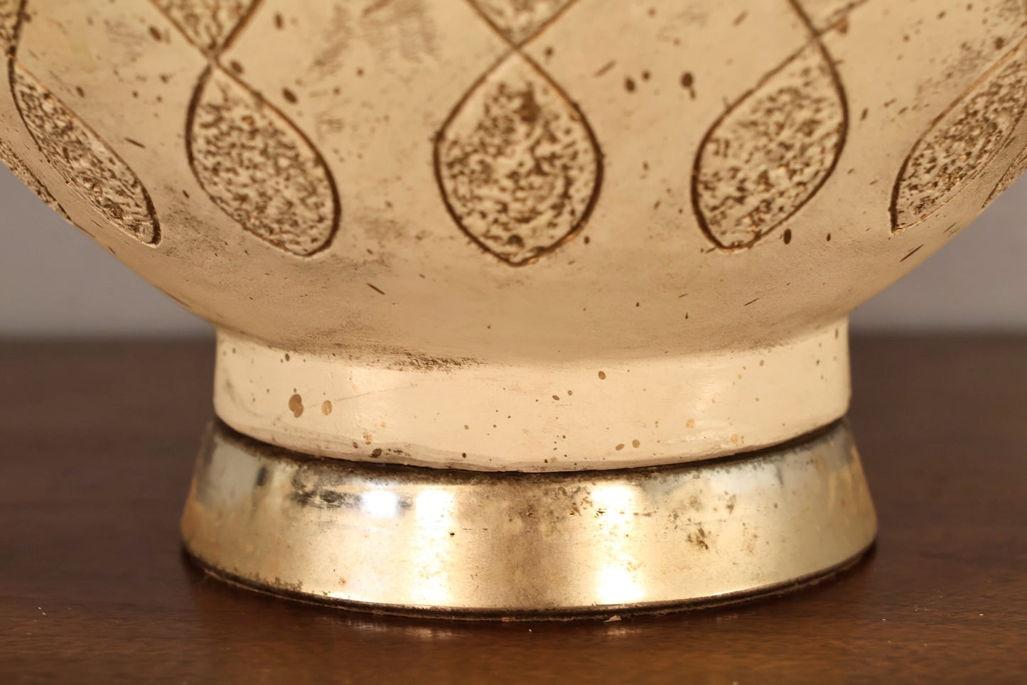 Cream & Gold Chalkware Table Lamp