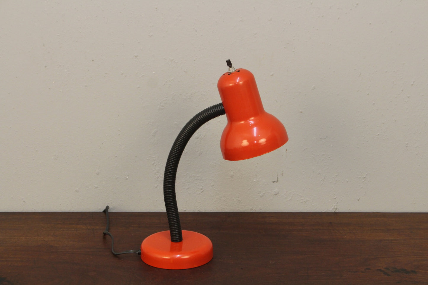 Tomato Metal Gooseneck Lamp