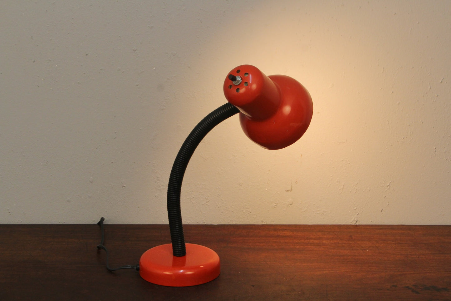 Tomato Metal Gooseneck Lamp