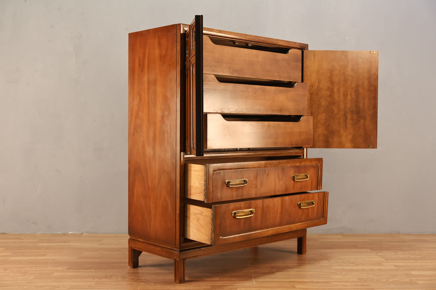 Mid Century Paneled 5-Drawer Bachelor's Chest
