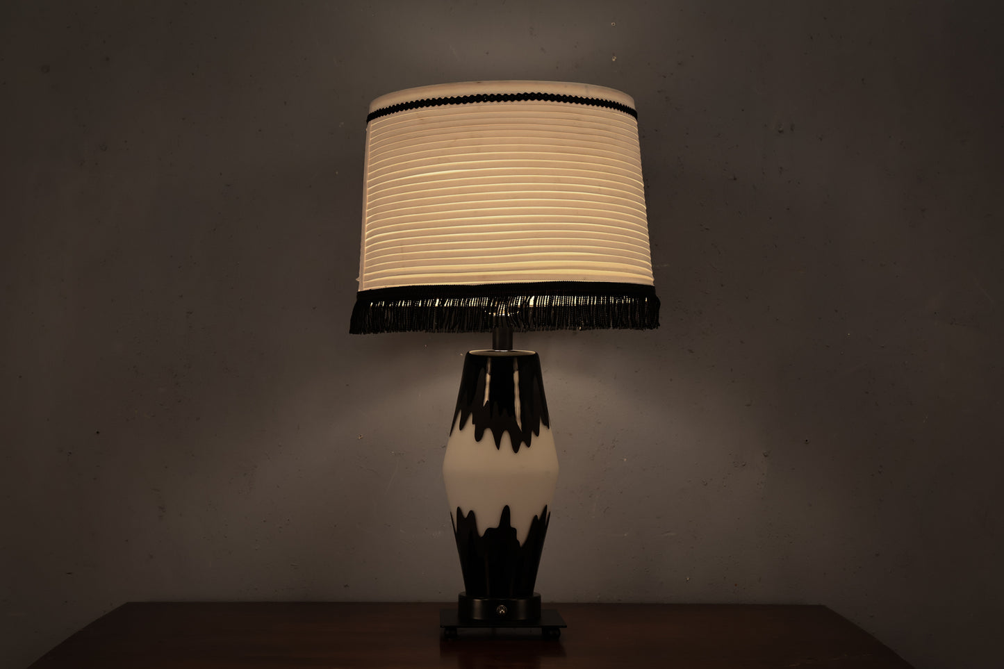 Black & White Drip Frosted Glass Table Lamp