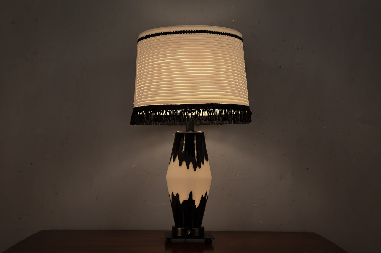 Black & White Drip Frosted Glass Table Lamp
