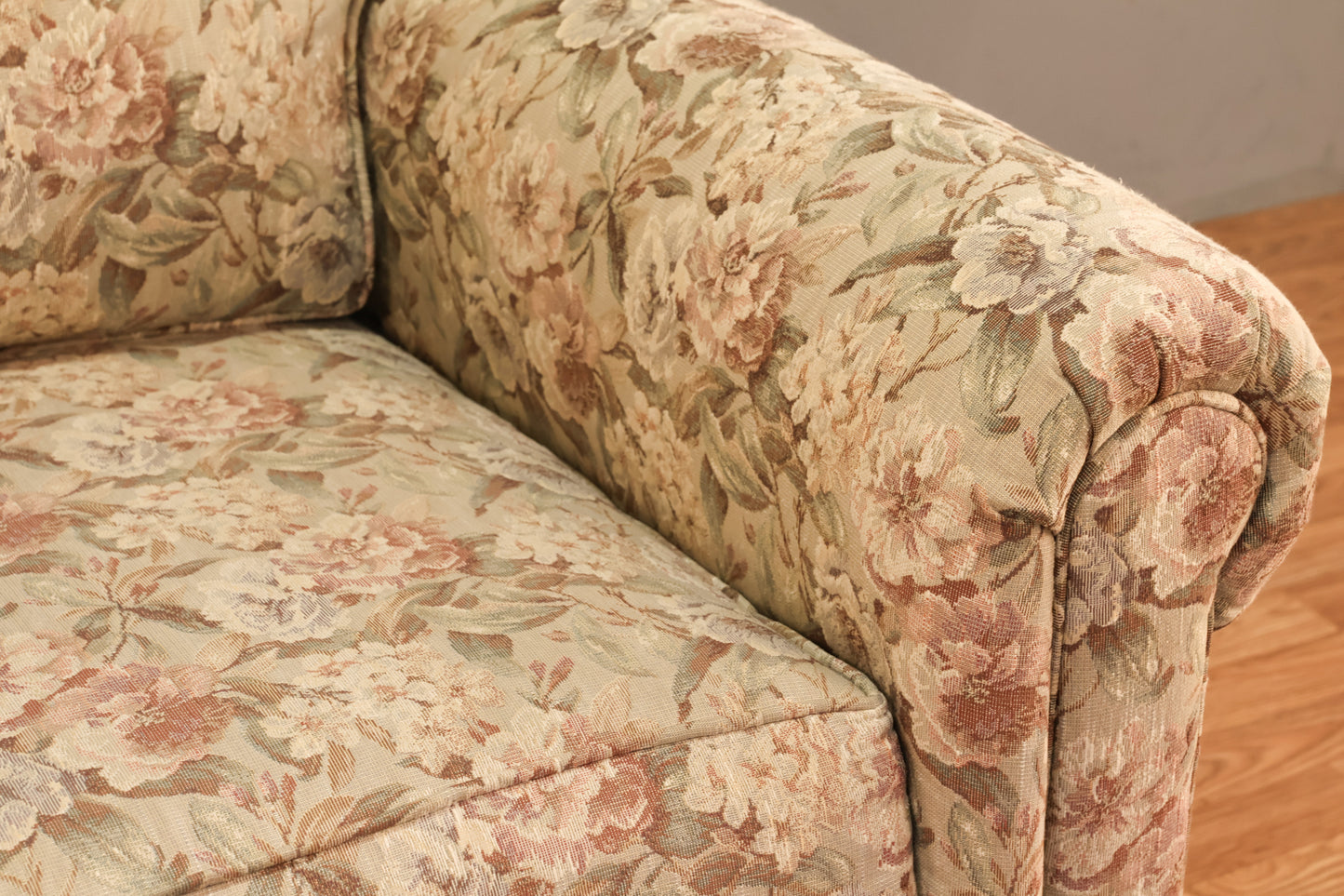 Ethan Allen Floral Loveseat - ONLINE ONLY