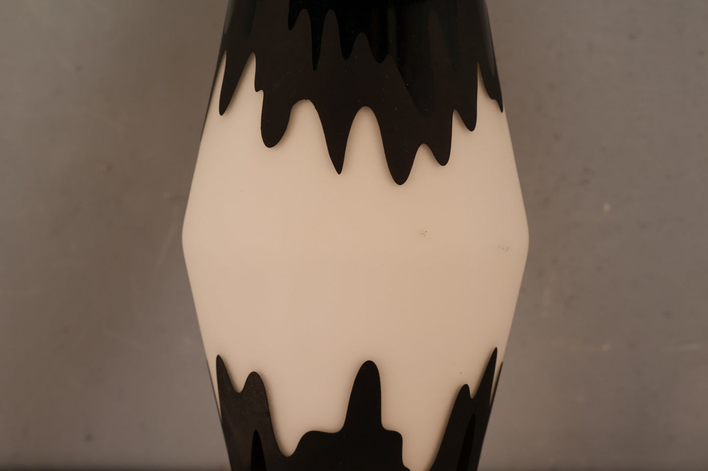 Black & White Drip Frosted Glass Table Lamp