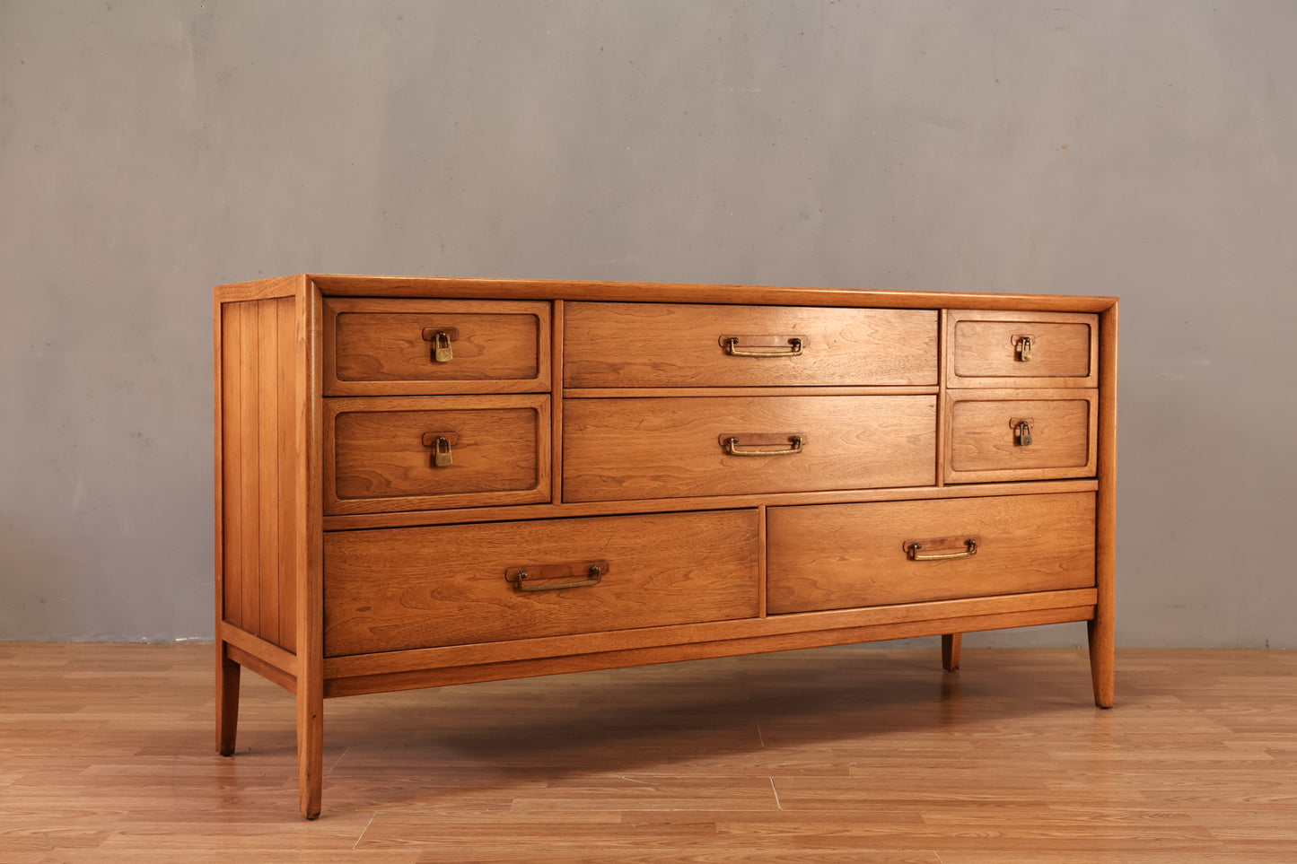 Drexel Meridian Walnut 8-Drawer Dresser
