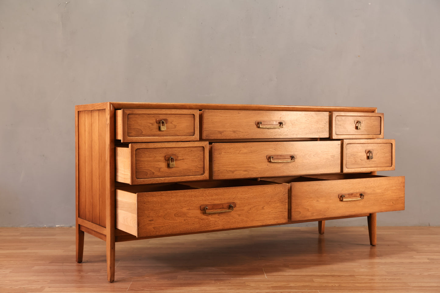 Drexel Meridian Walnut 8-Drawer Dresser