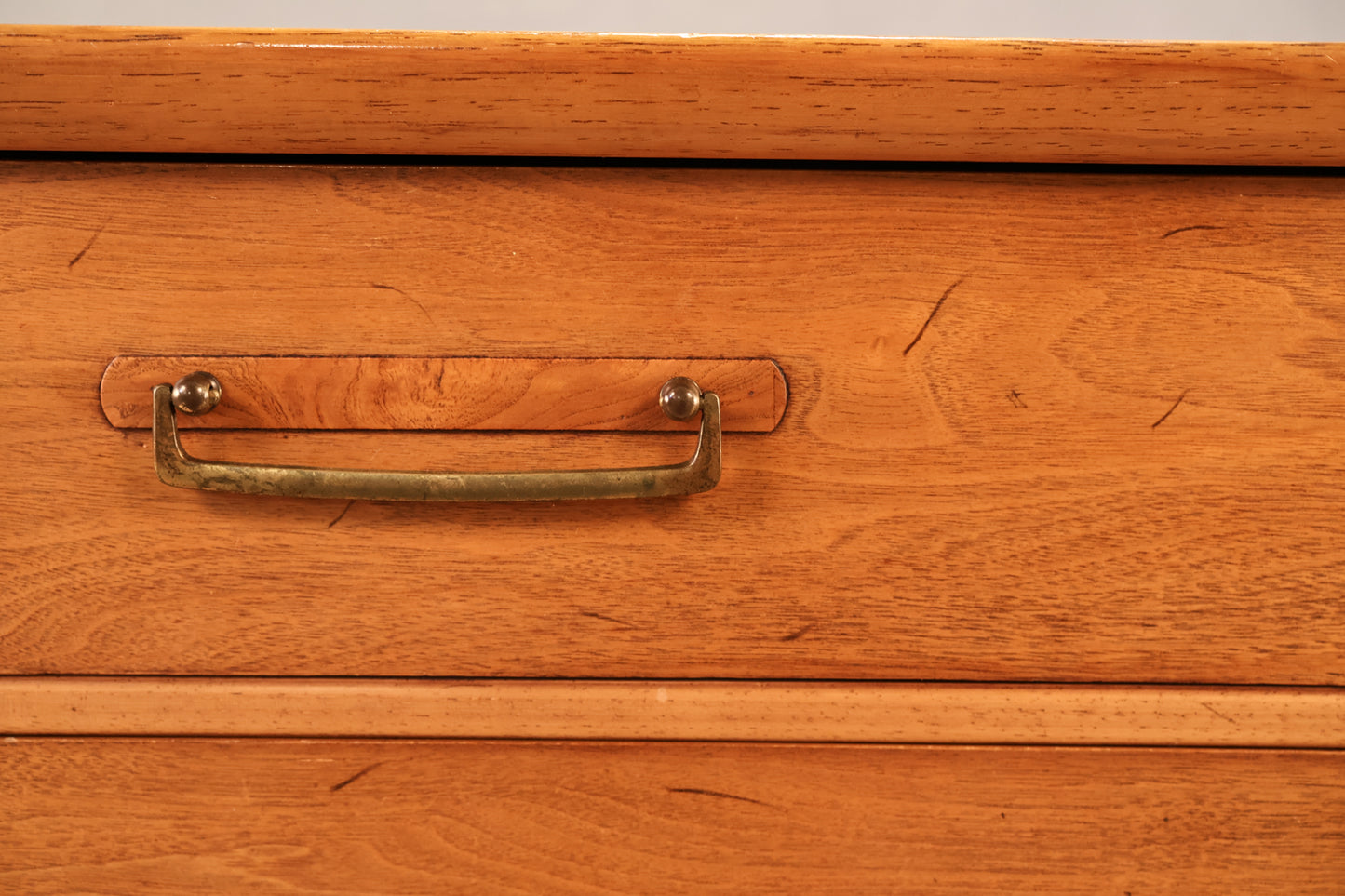 Drexel Meridian Walnut 8-Drawer Dresser