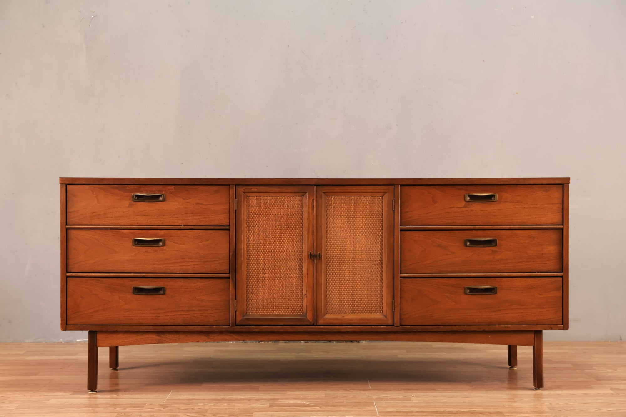 Mid Century Walnut & Laminate 9-Drawer Dresser – Furnish Green