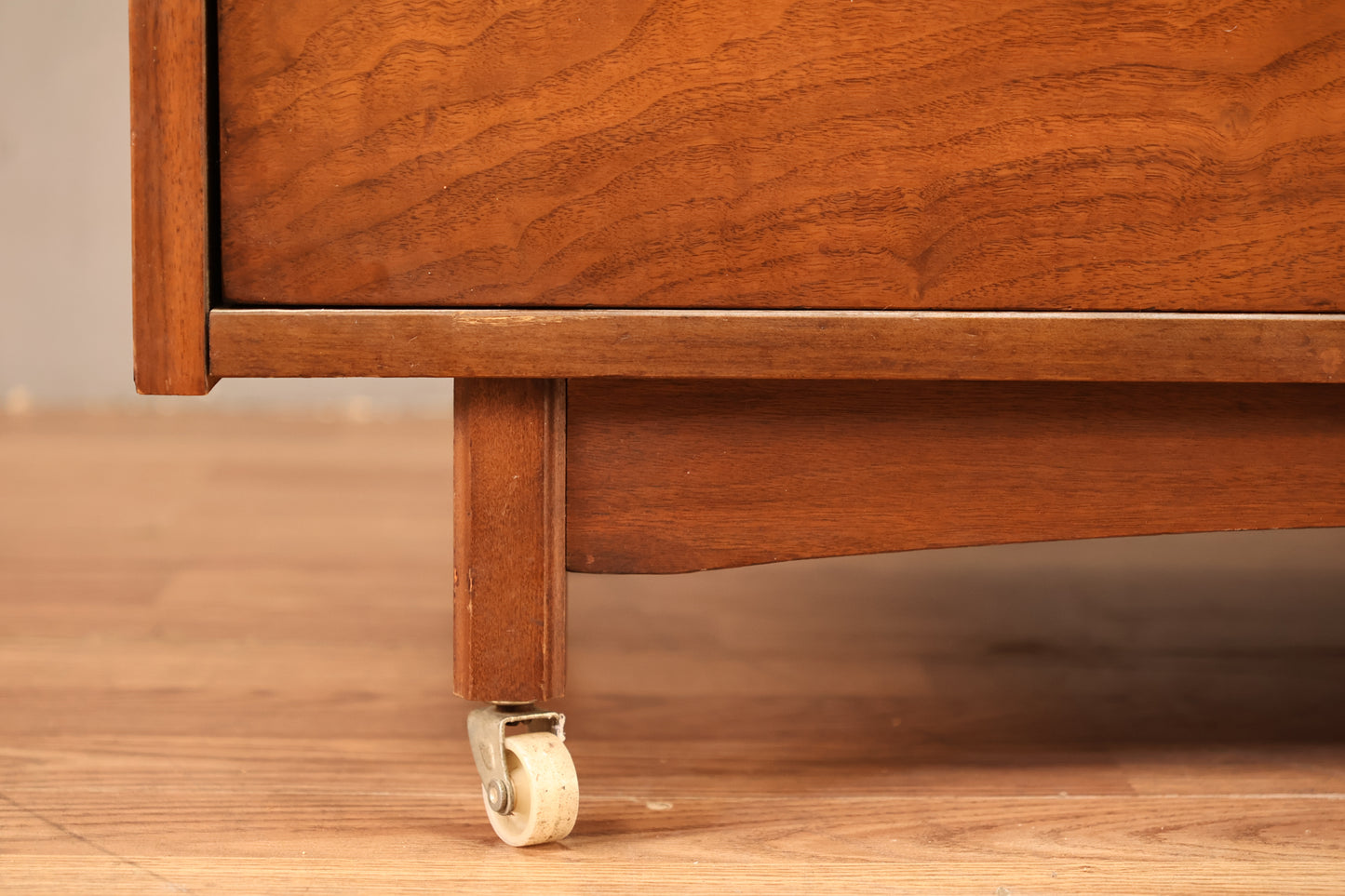 Mid Century Walnut & Laminate 5-Drawer Bachelor's Chest