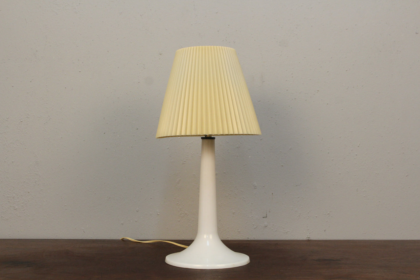 Mod White Plastic Table Lamp