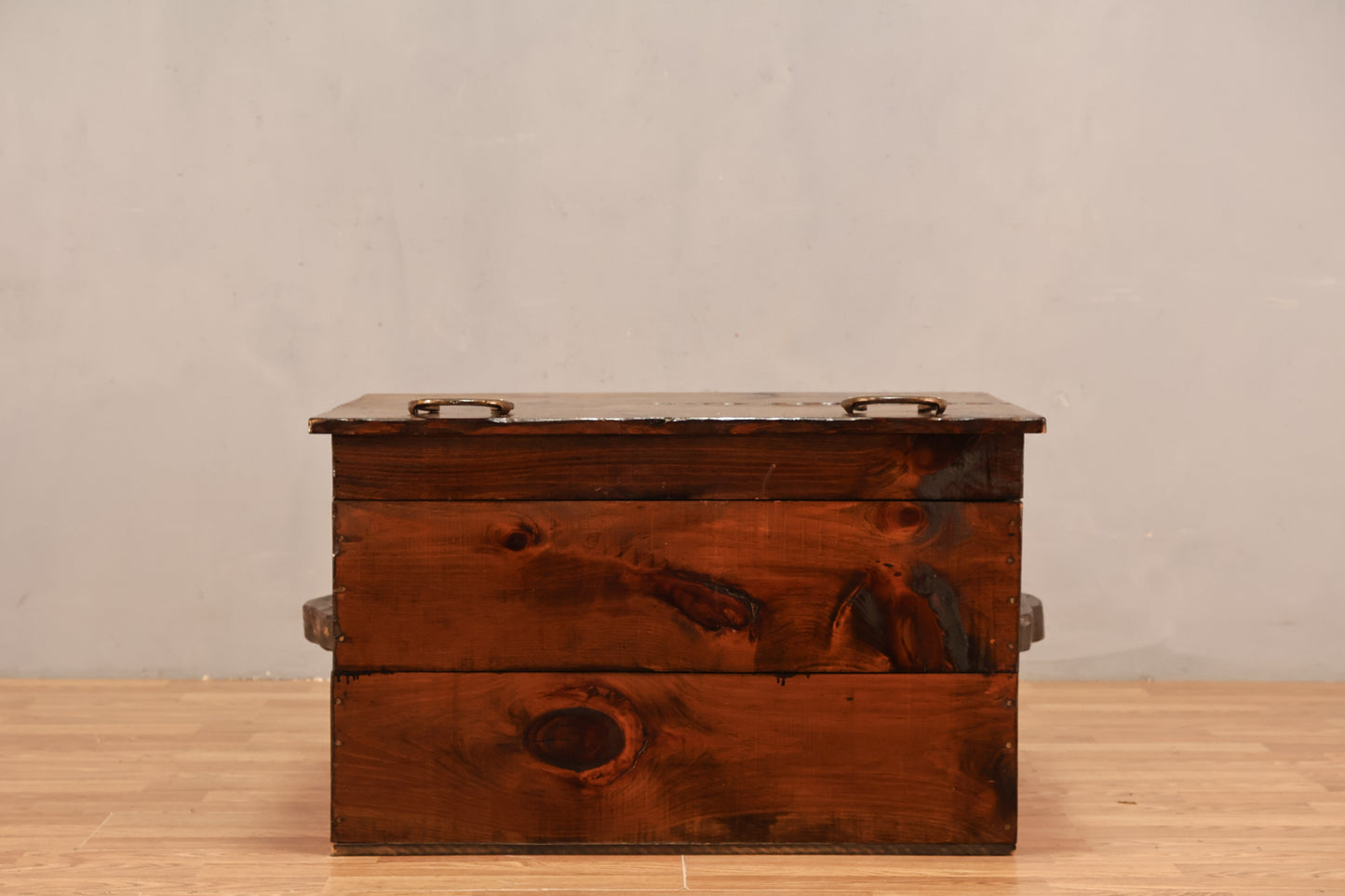 Country Pine Horseshoe Crate - ONLINE ONLY