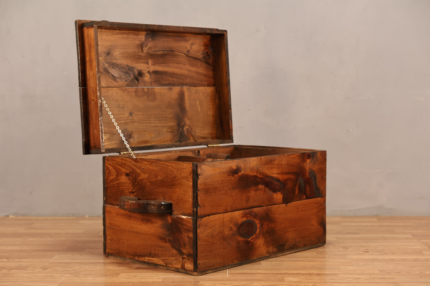 Country Pine Horseshoe Crate - ONLINE ONLY