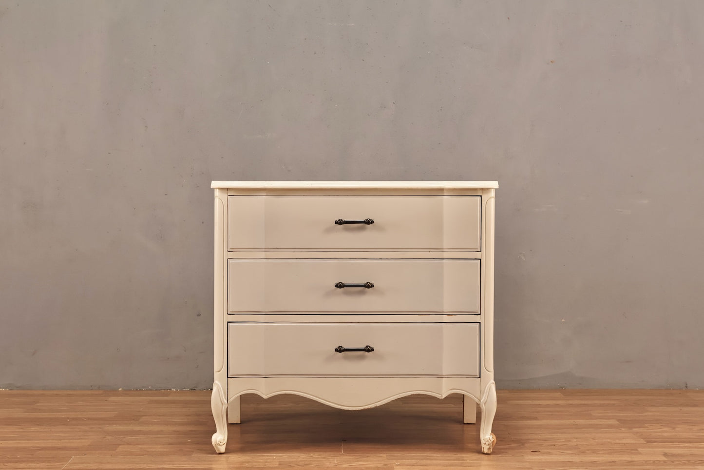 Provincial White 3-Drawer Commode