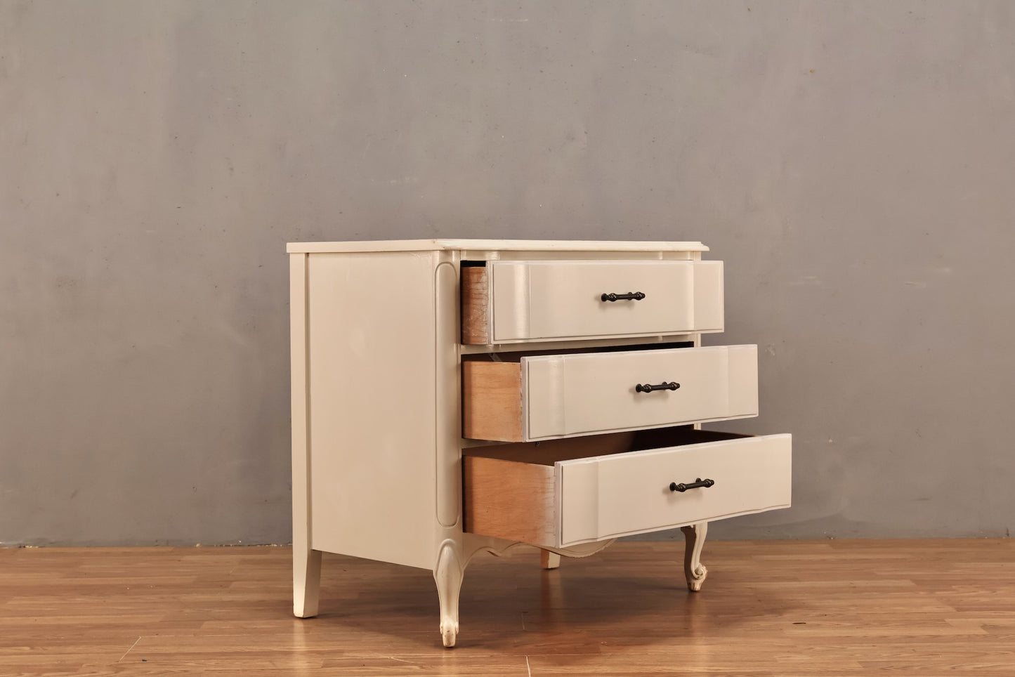 Provincial White 3-Drawer Commode