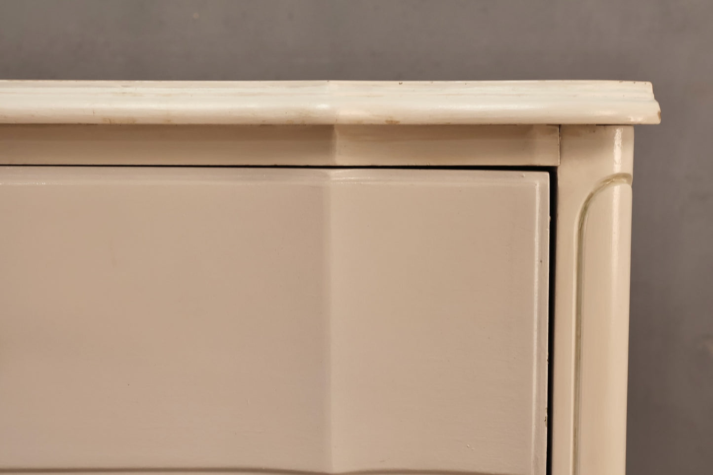 Provincial White 3-Drawer Commode