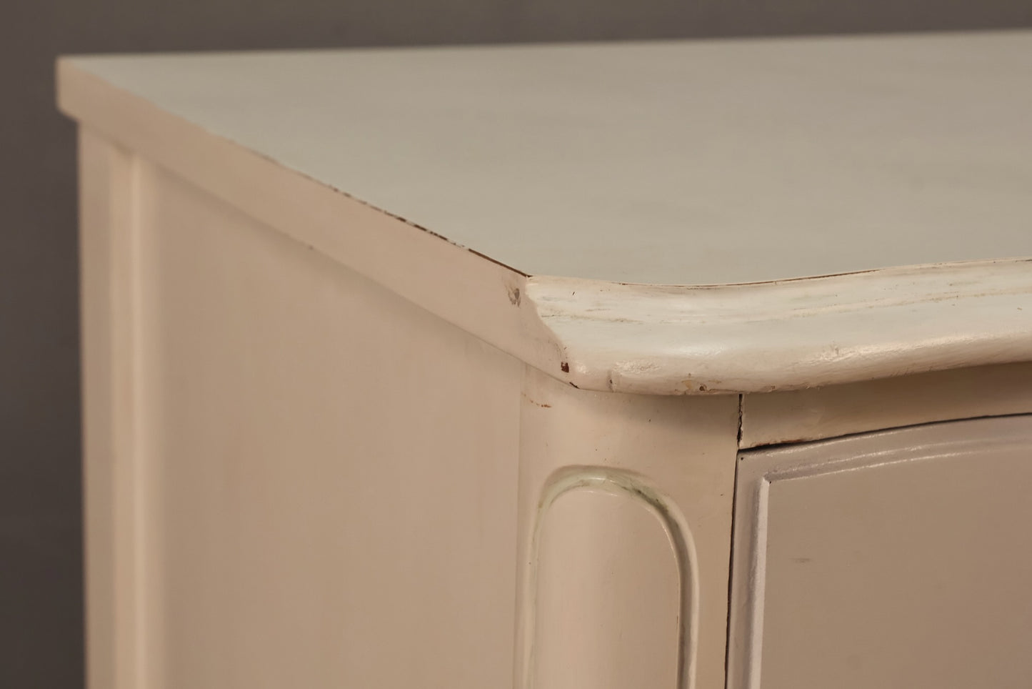 Provincial White 3-Drawer Commode