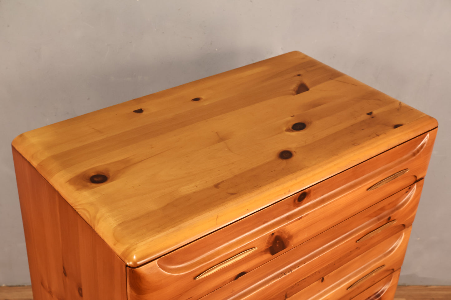 Franklin Shockey Pine 6-Drawer Dresser - ONLINE ONLY