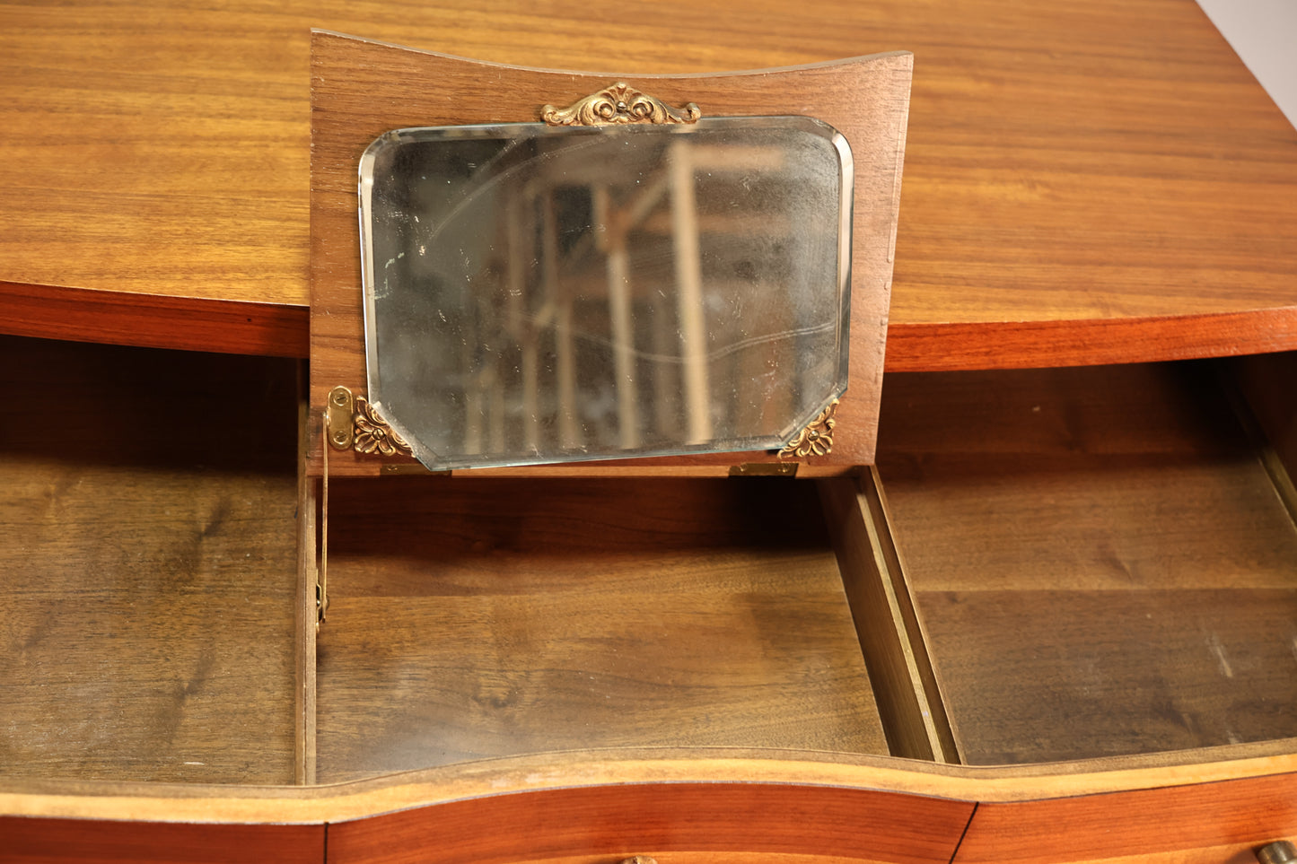 Phenix Mahogany 6-Drawer Dresser