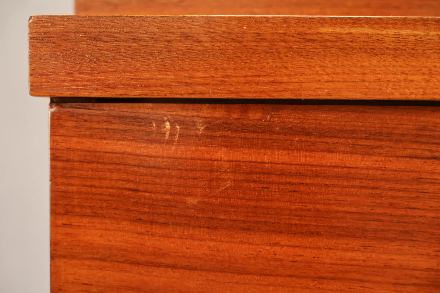Phenix Mahogany 6-Drawer Dresser