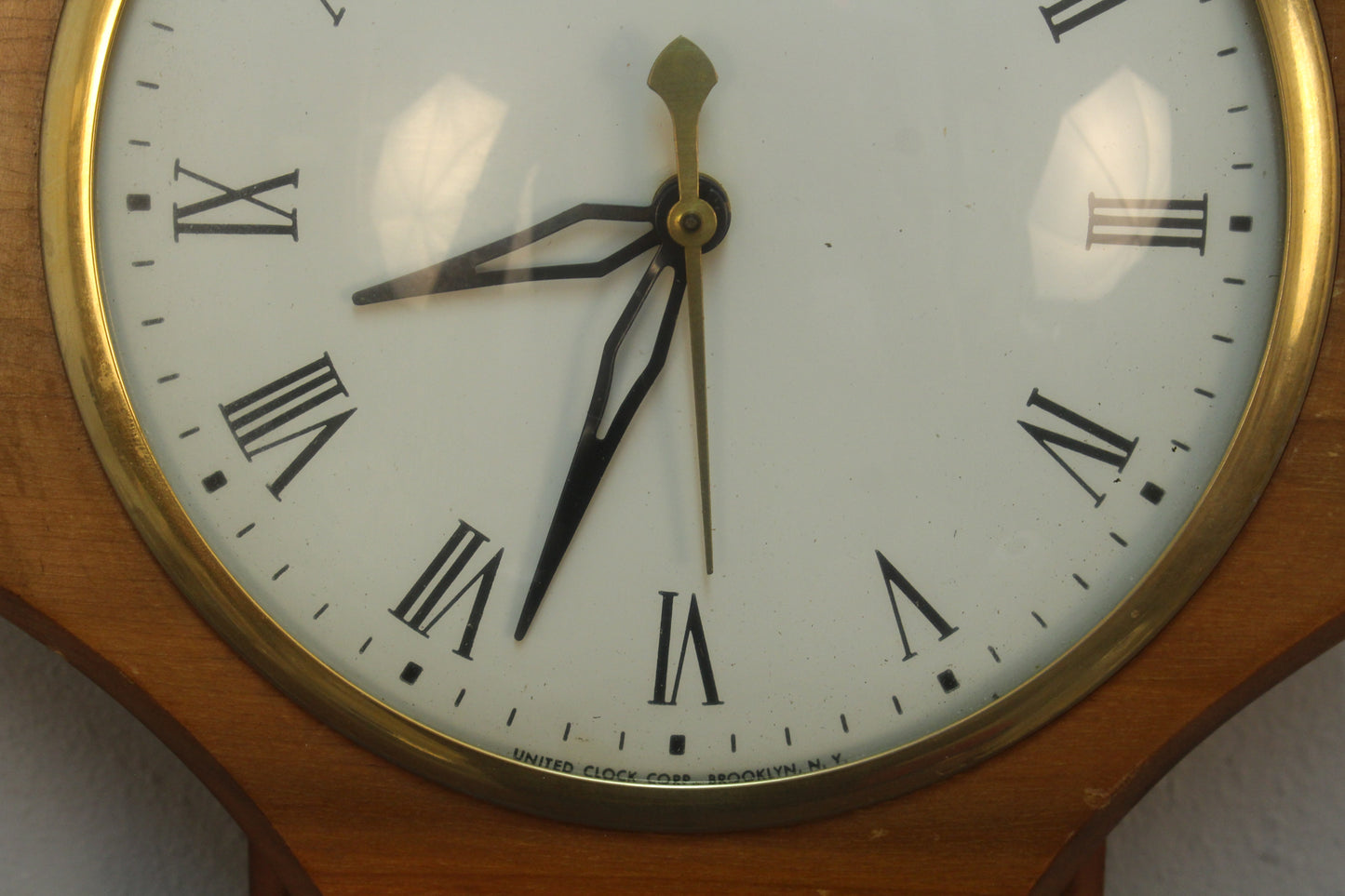 United 1950s Pendulum Wall Clock